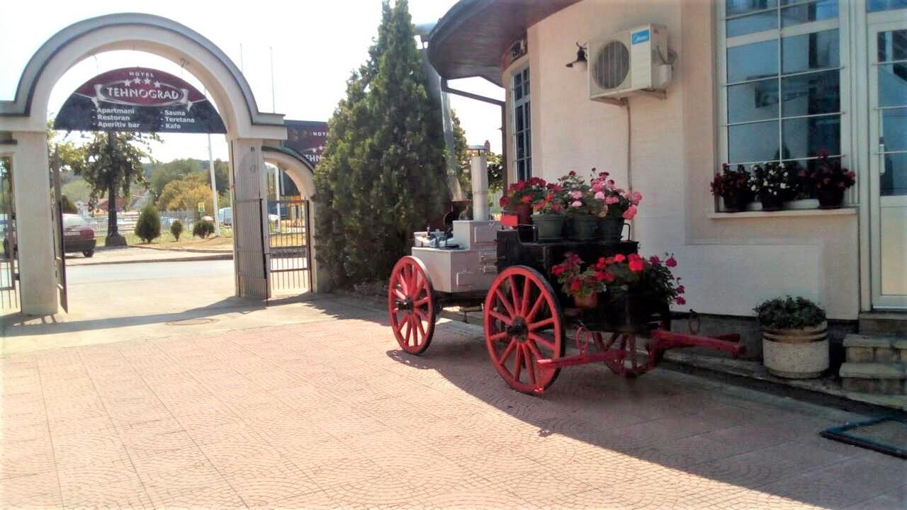 Hotel Tehnograd Kraljevo Esterno foto